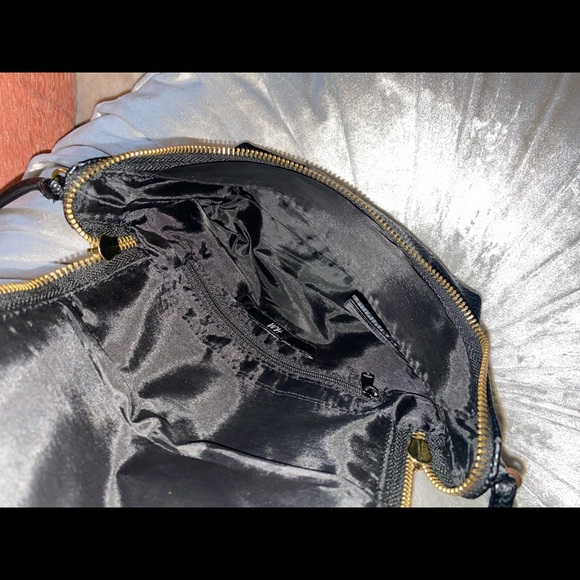 H&M CROSSBODY BAG (BLACK) - Picture 7 of 16